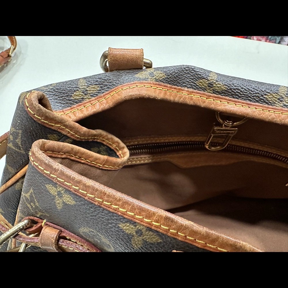 Guaranteed Authentic Luis Vuitton Batignolles - image 2